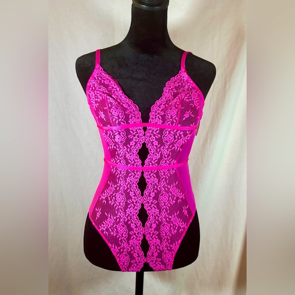 Elegant Pink Lace Bodysuit - Picture 1 of 9